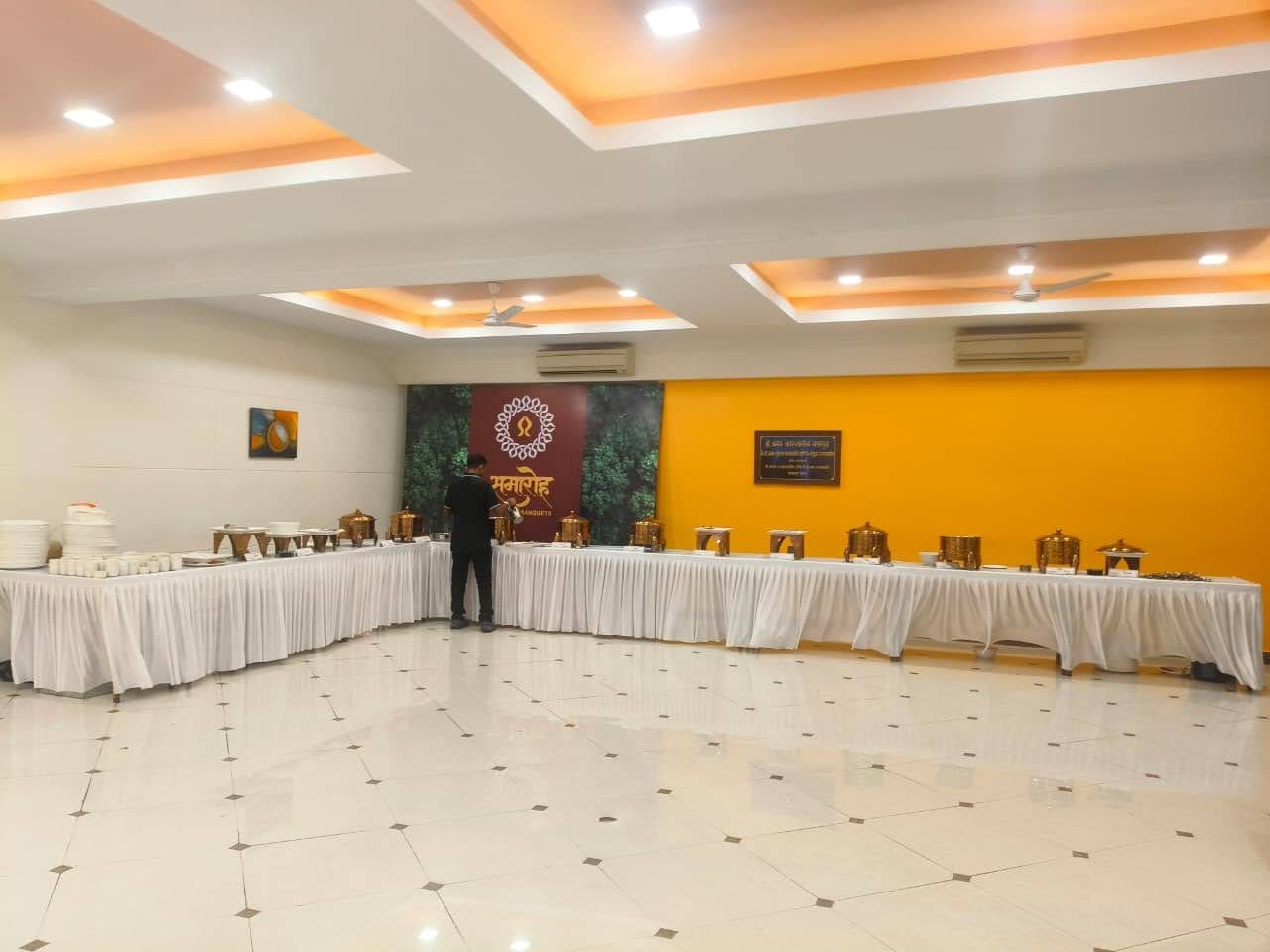 PREMIUM DINING